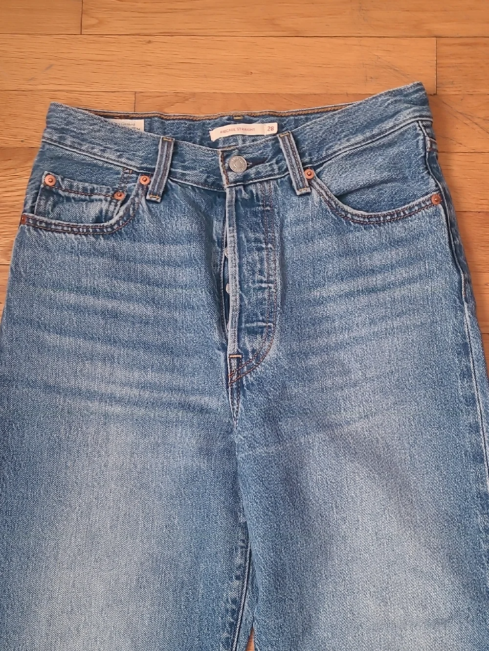 Levi's Ribcage Straight Leg Midium Wash Jeans - Picture 2 of 7